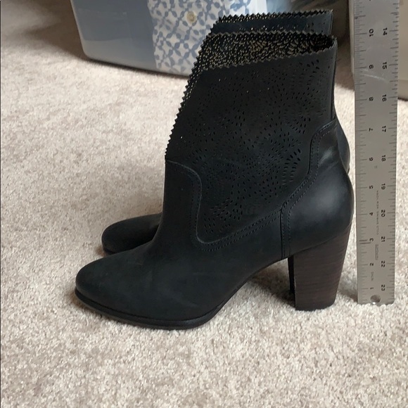 Ugh booties - Picture 2 of 7